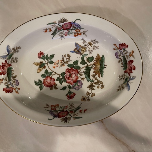 Wedgwood Bone China Made in England Pattern Name Charnwood 10” Vegetable Bowl - Picture 4 of 12